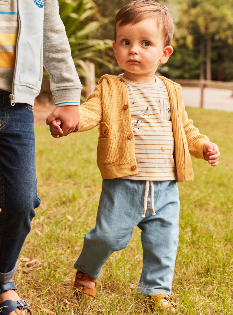 Pantalon en light denim bleu avec broderie oiseau