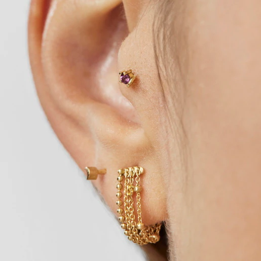 Piercing de orelha Cool Joy Gold com rodolita