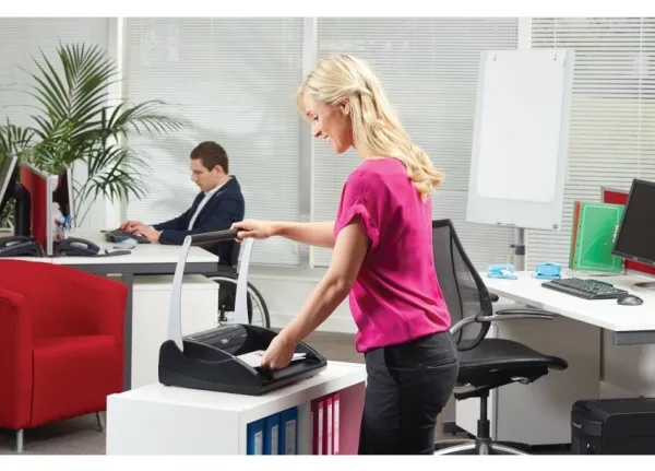 Indbindingsmaskine GBC CombBind® C200
