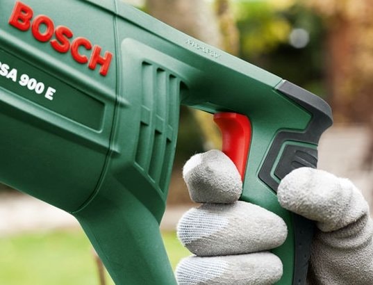 BOSCH - Scie égoïne PSA 900 E Scie sabre coffret + 2 lames