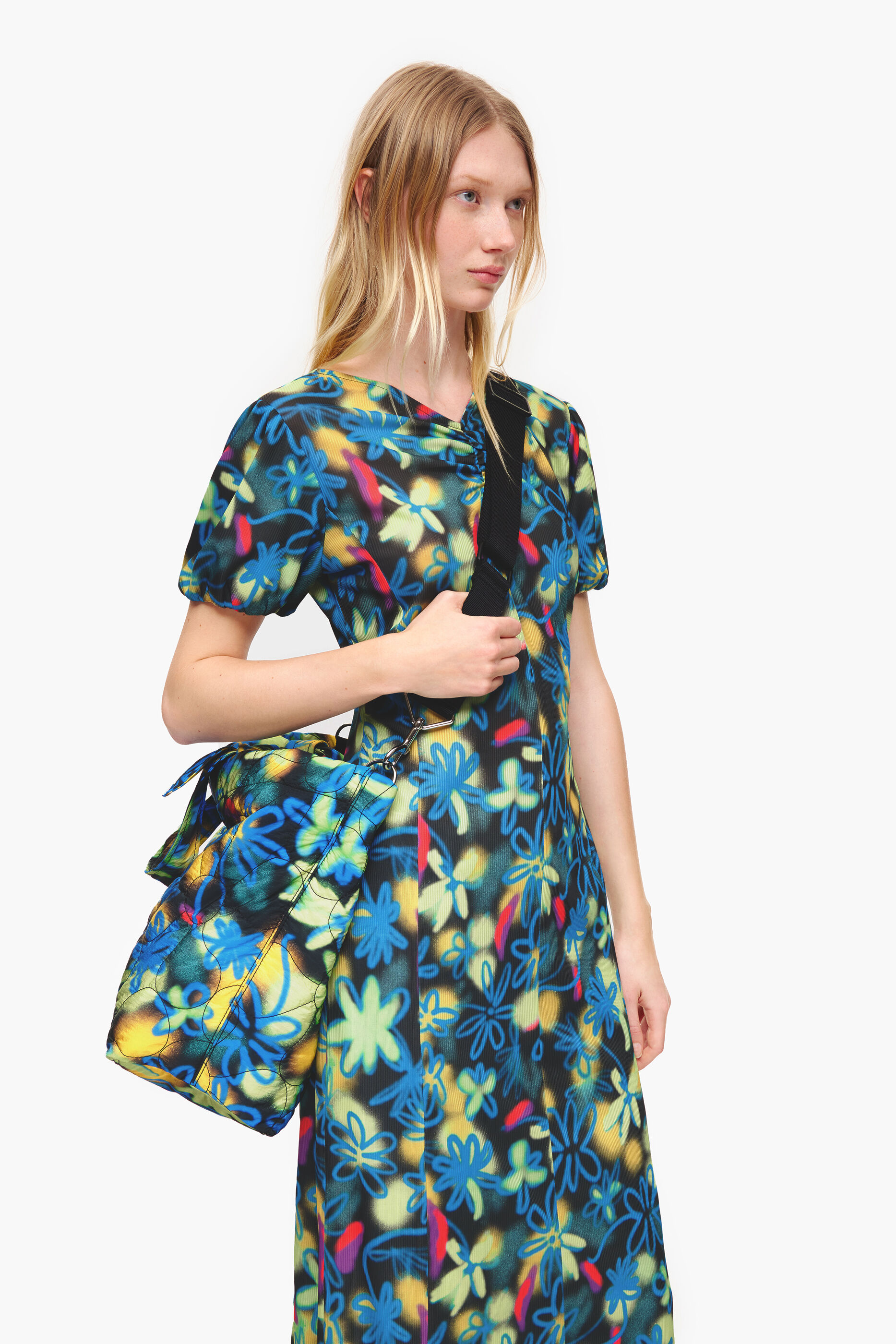 Sacola de compras tamanho XL em nylon com estampa de flores de grafite azul.
