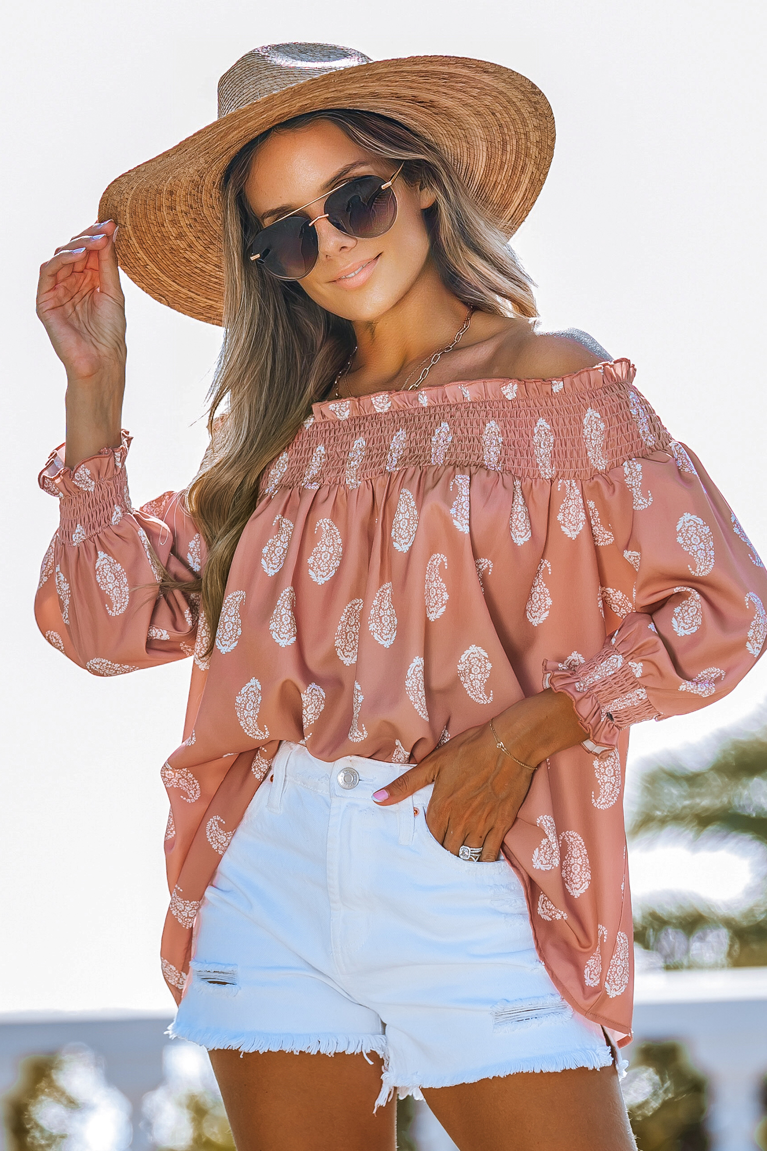 Blouse à manches bouffantes et épaules dénudées paisley