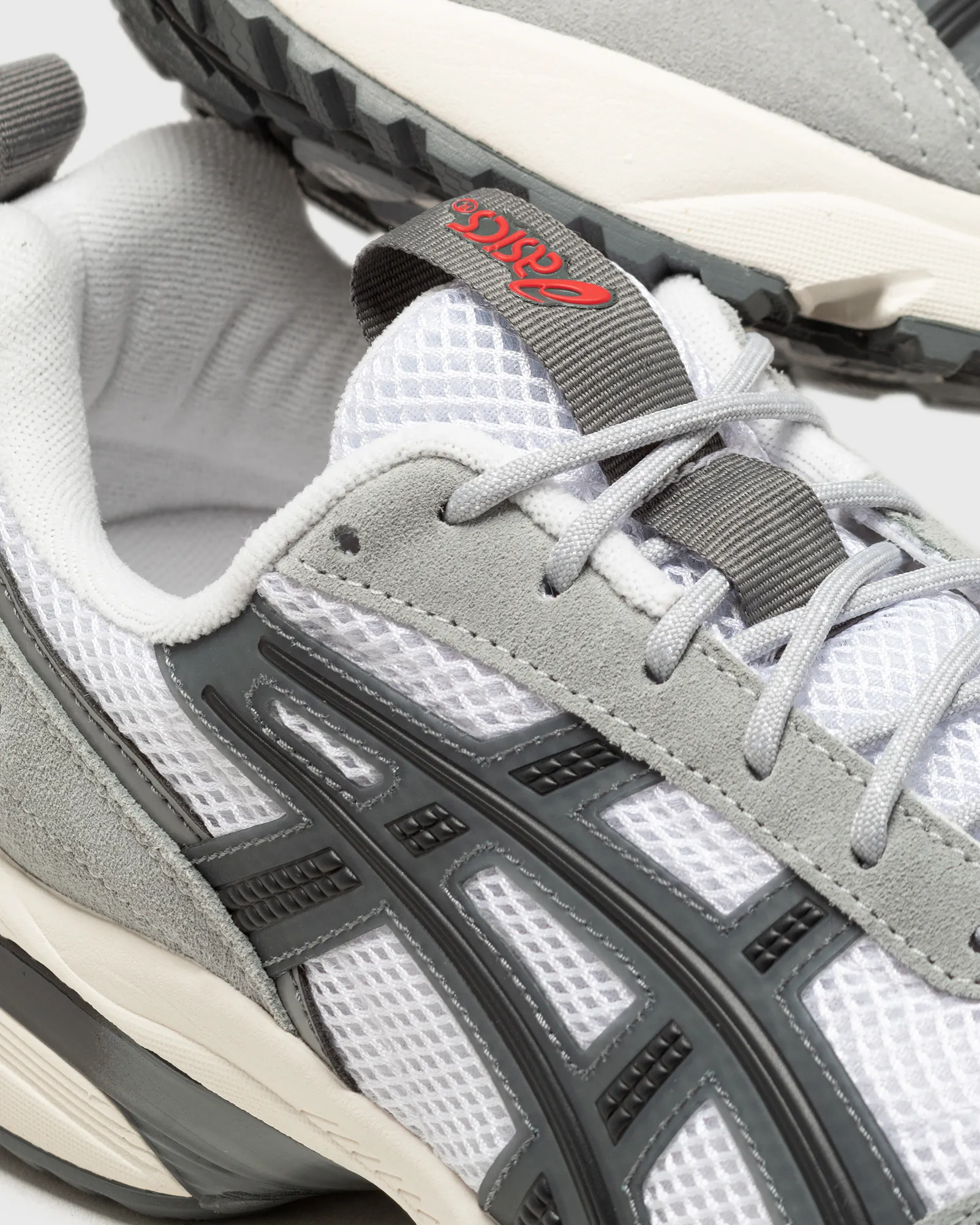 asics GEL-1090v2
