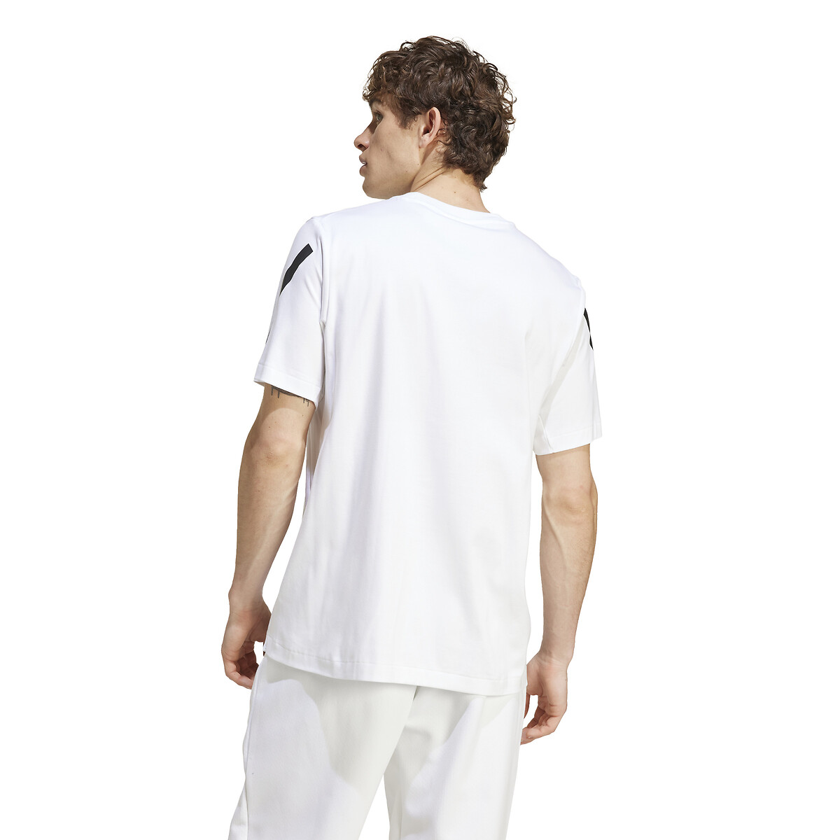 Camiseta adidas Performance com logo em silicone