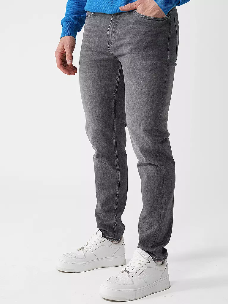 BOSS Jeans Regular Fit grau