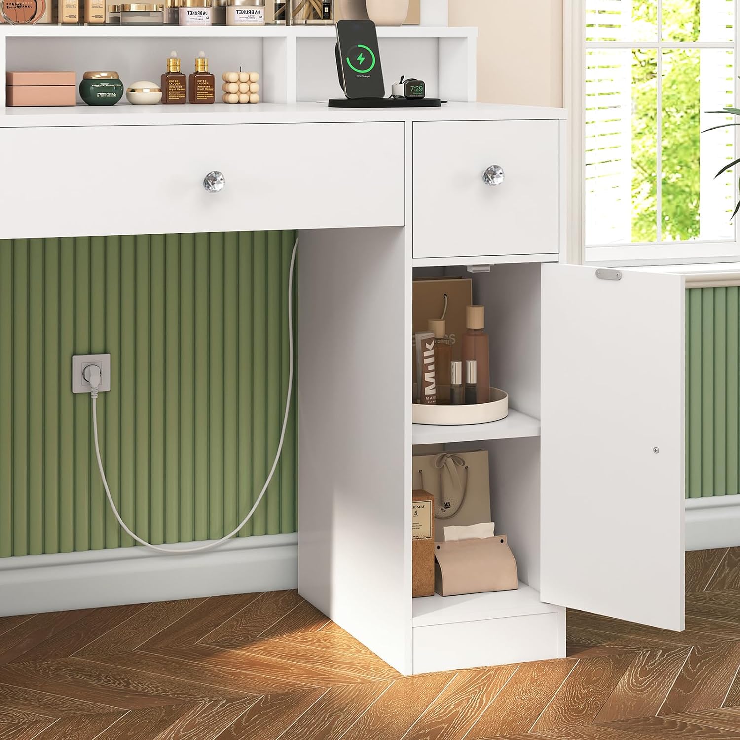 FIONESO Schminktisch mit 3 klappbaren Spiegeln, Schminktisch mit 10 LED-Leuchten und Steckdosen, Frisiertisch mit 3 Schubladen und Zwei Schränken, für Frauen, Schlafzimmer, Weiß