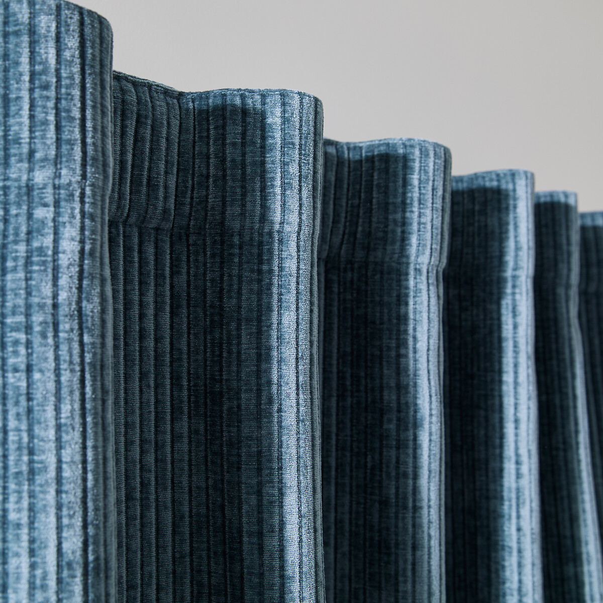 LA REDOUTE INTERIEURS<br>Cortina de veludo cotelê Carly com laços ocultos