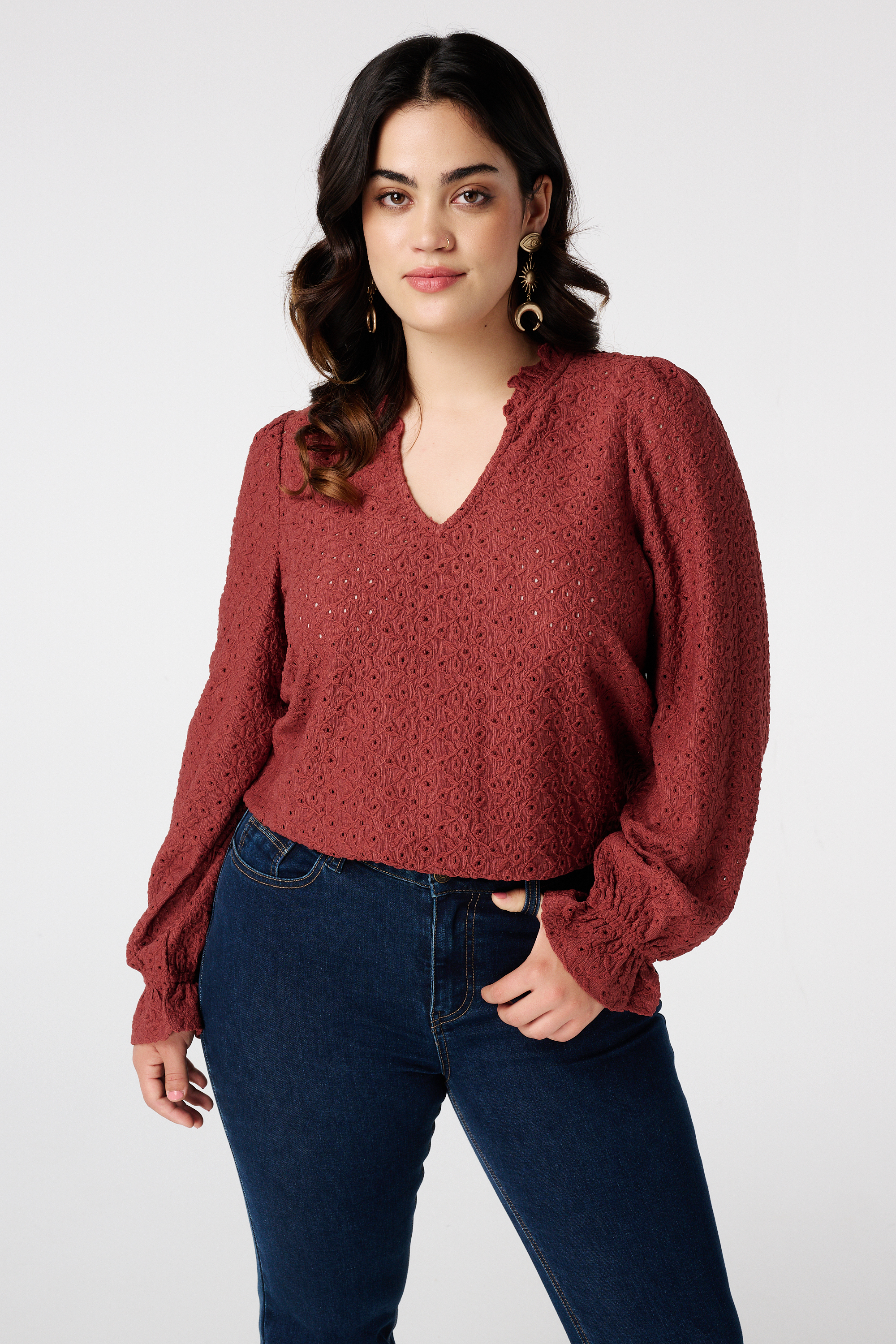Top met broderie stone red