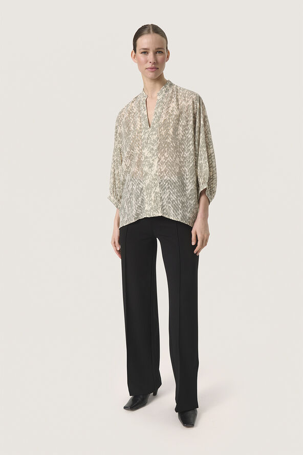 Soaked in Luxury SLOsaka Amily Blouse Shadow drop print