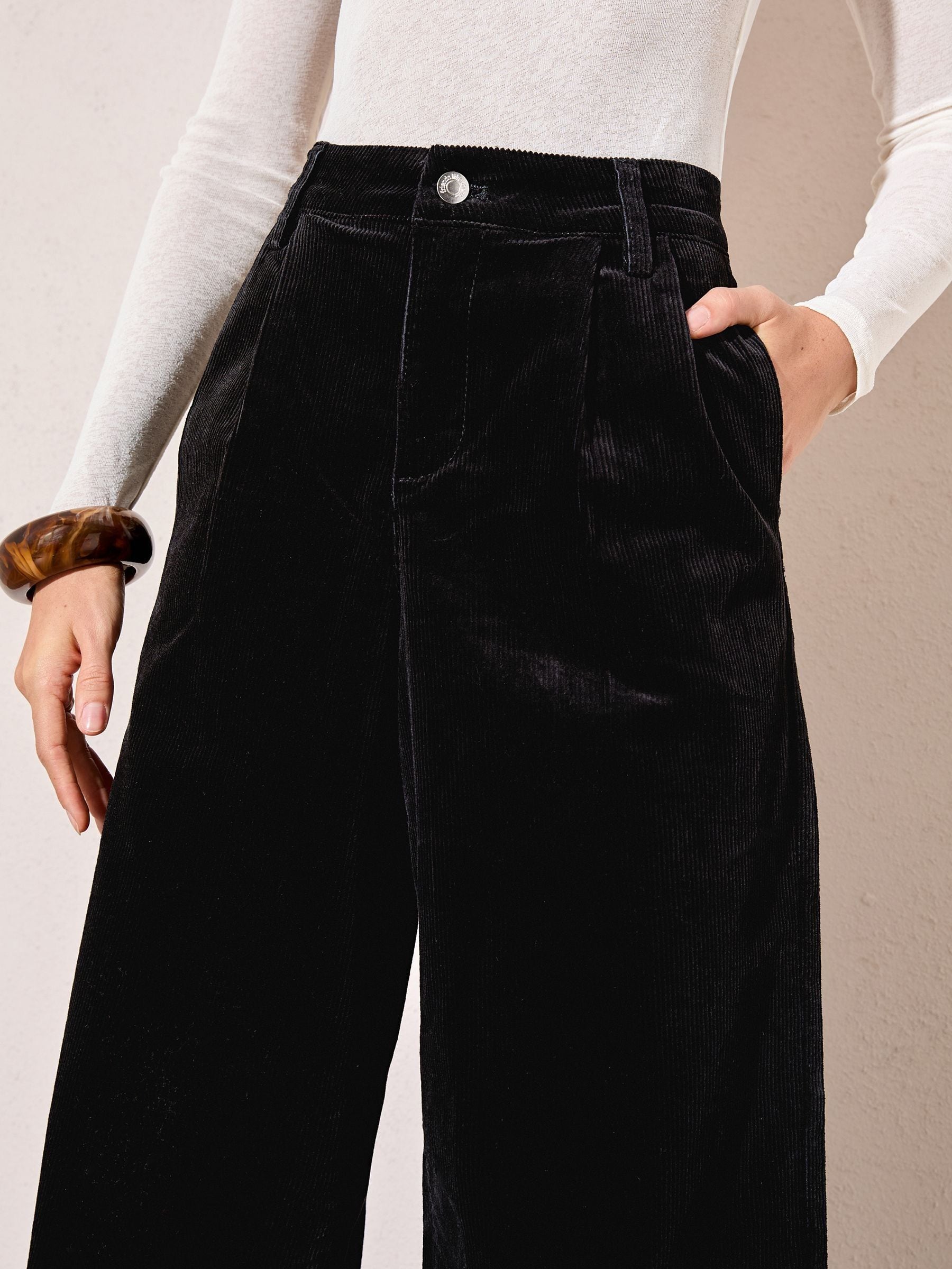Zwart - Friends Like These corduroy geplooide voorkant wijde pijpen broek