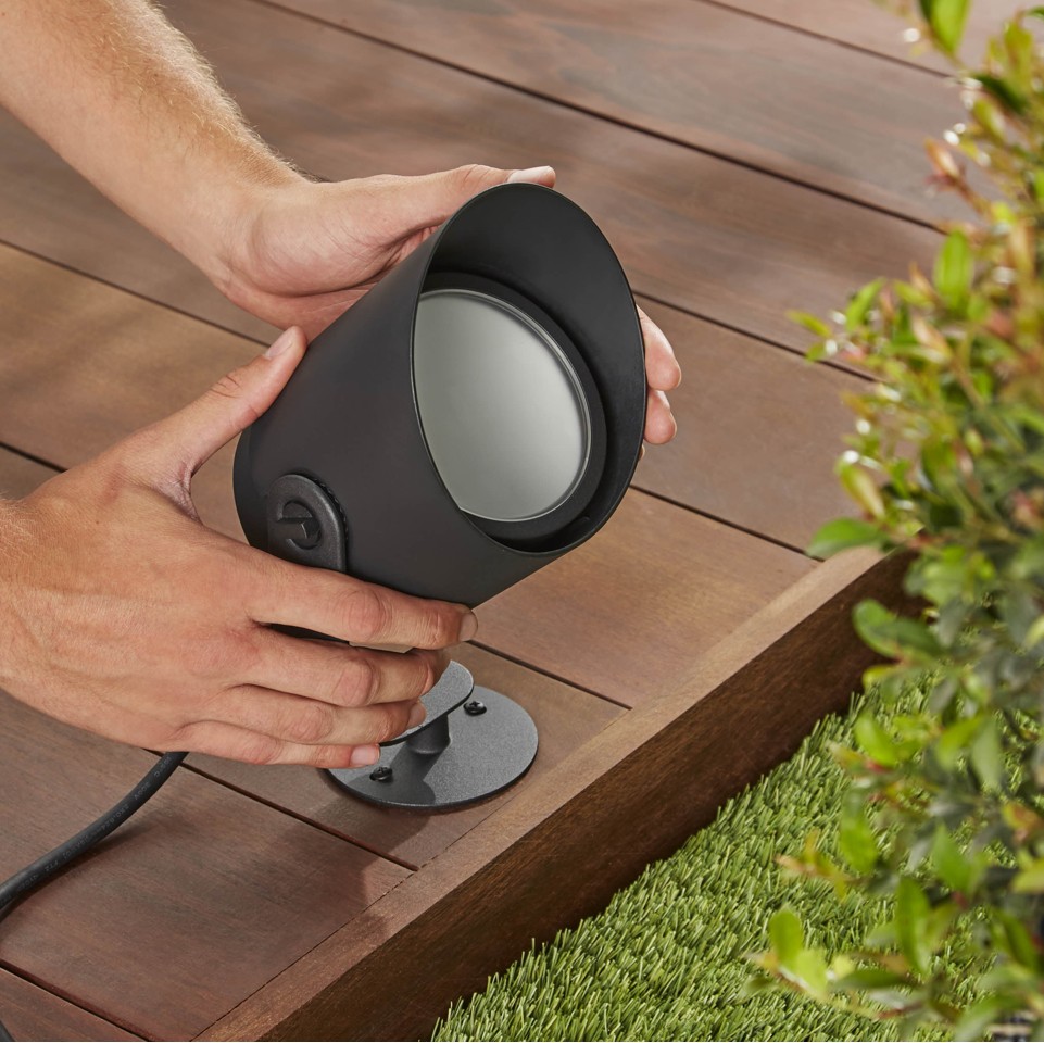 Philips Hue - Lily XL Spot Light - Hue Outdoor-White & Color Ambiance