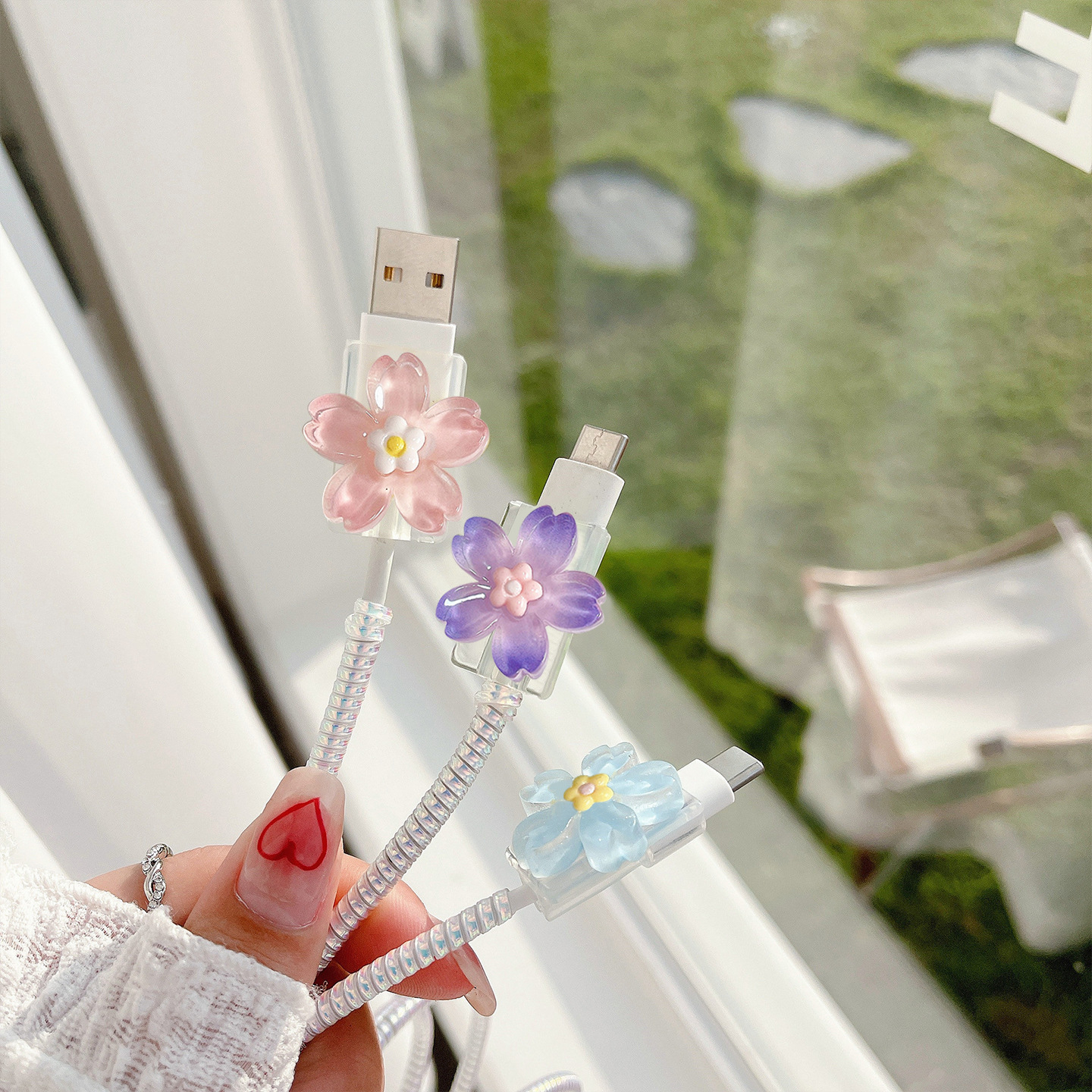 (4er Set) USB C / Lightning Kabel Bruchschutz / Halter / Kabelbeisser Blumen - Design 1