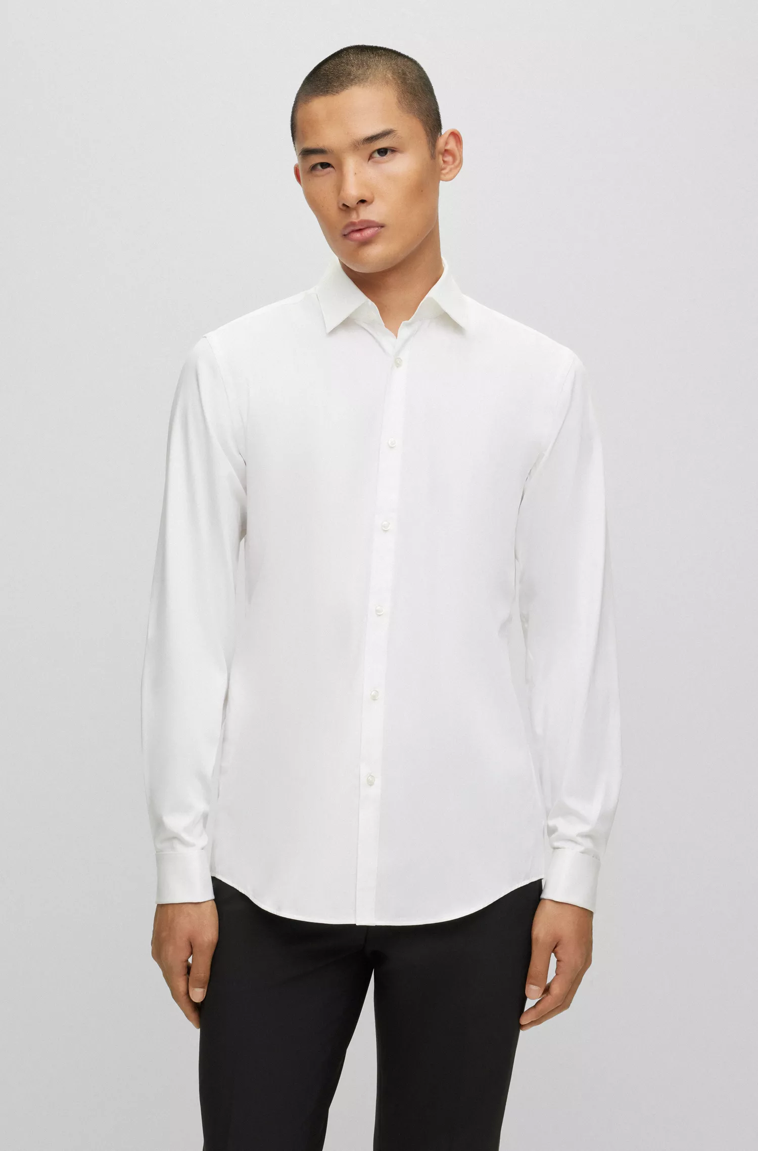 Camisa HUGO vermelha de corte slim em cetim de algodão elástico.