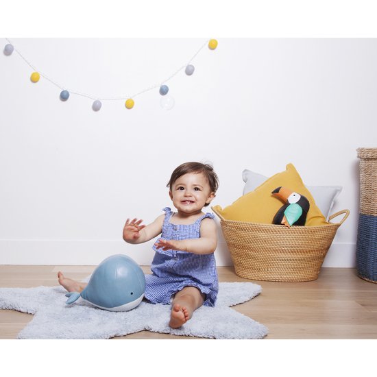 Peluche musicale Tiny Friends   Madeleine la baleine        de               Little Big Friends