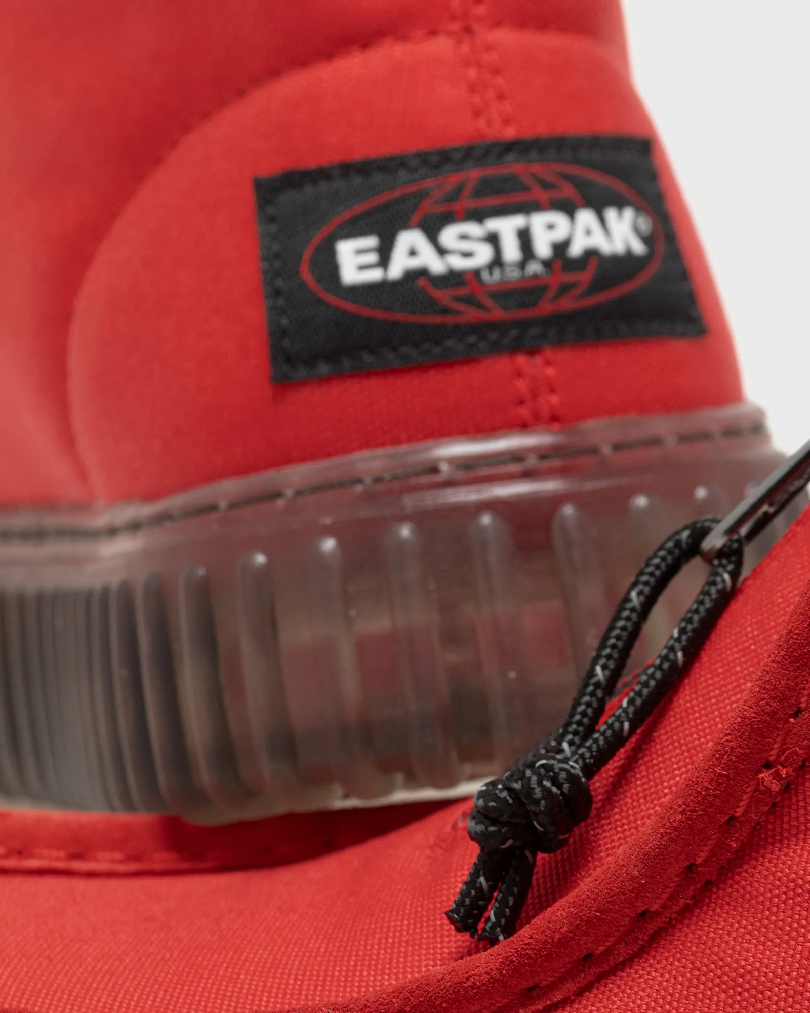 Clarks Originals X EASTPAK Torhill Zip