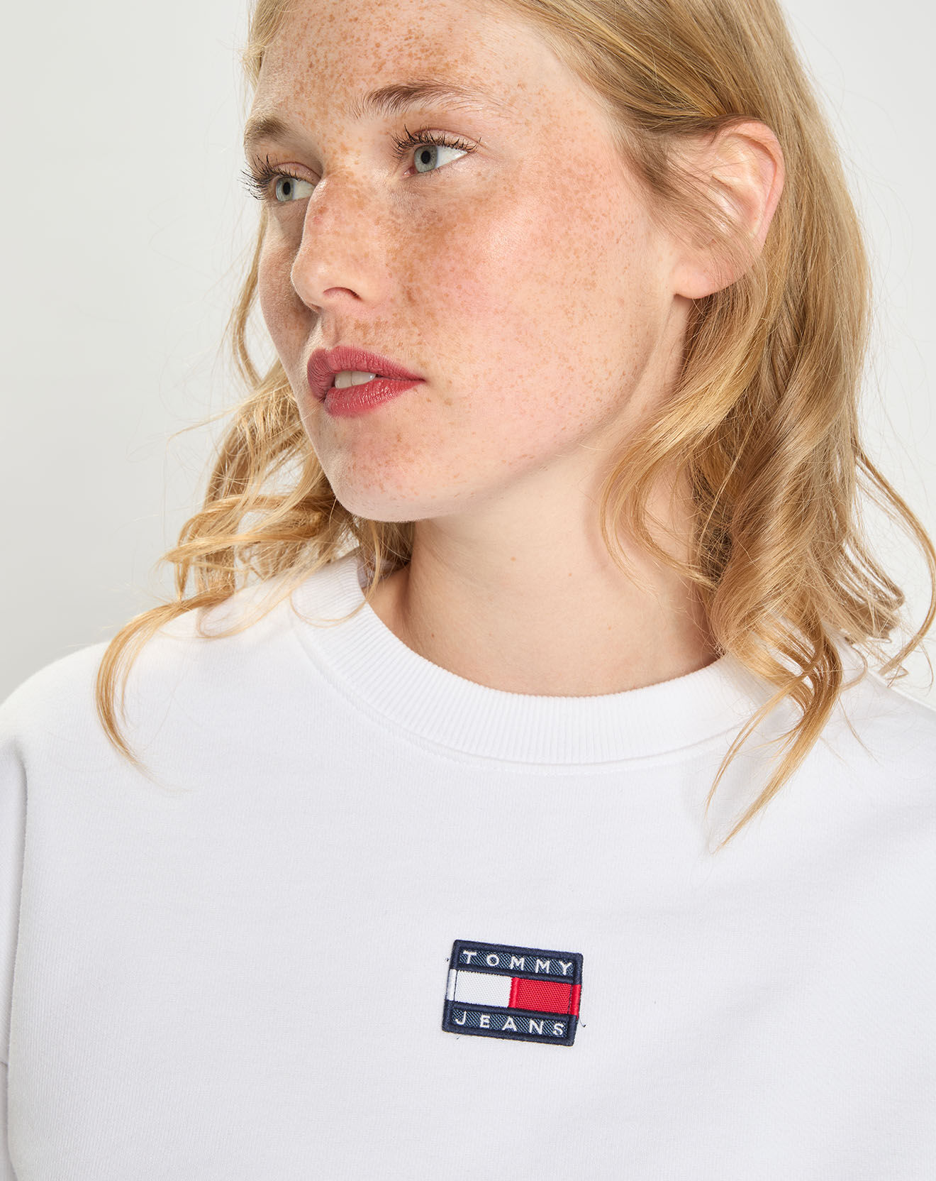 Tommy Jeans Sweat Tommy Center Badge Crew blanc