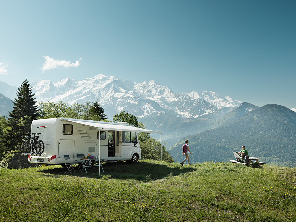 Thule Omnistor 8000 wit 400 Mystic Grey cassetteluifel