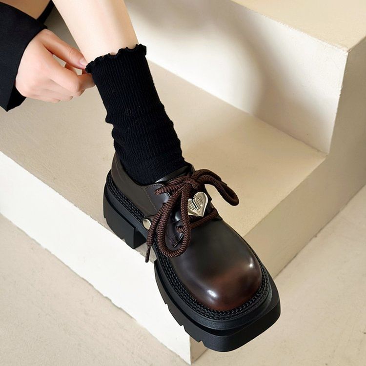 Vindler - Veterschoenen met plateauzool