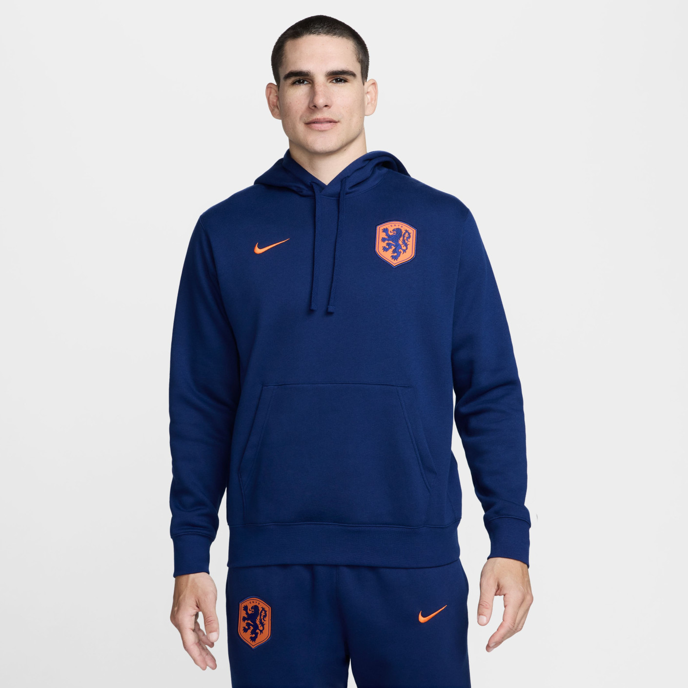 Nike Nederland Sportswear Club Hoodie Trainingspak 2024-2026 Blauw Oranje