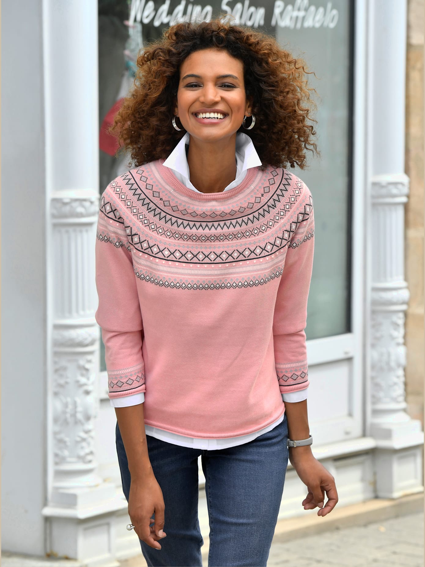 Pull au motif norvégien en jacquard col rond avec bordure ondulée