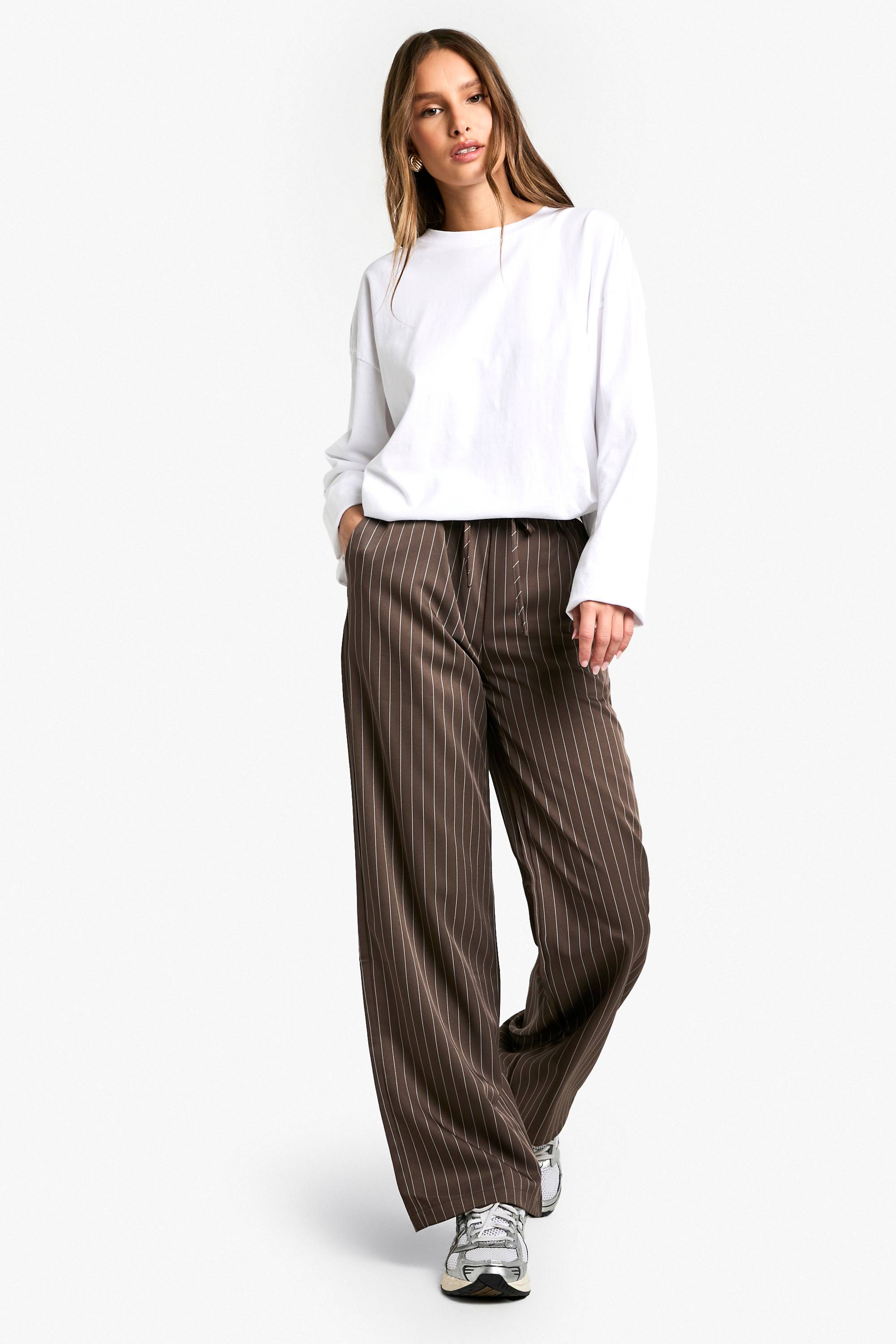 boohoo Pantalon à fines rayures à taille avec cordon de serrage