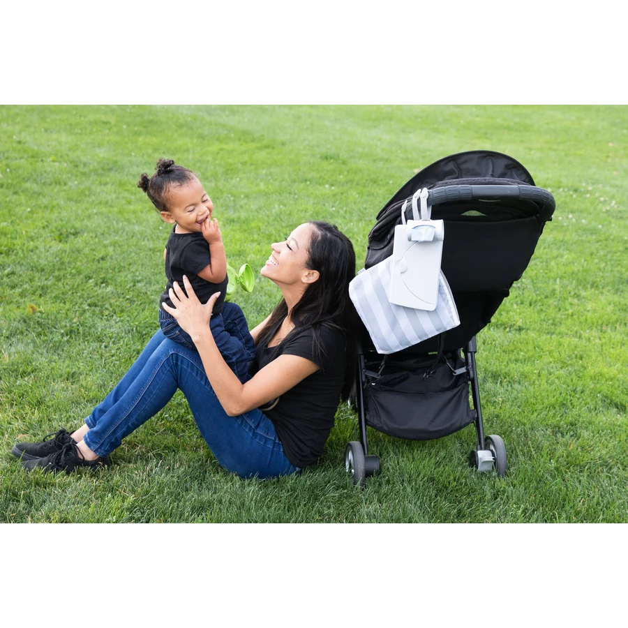 ubbi® Beutel mit Wickelmatte On-The-Go, weißgrau