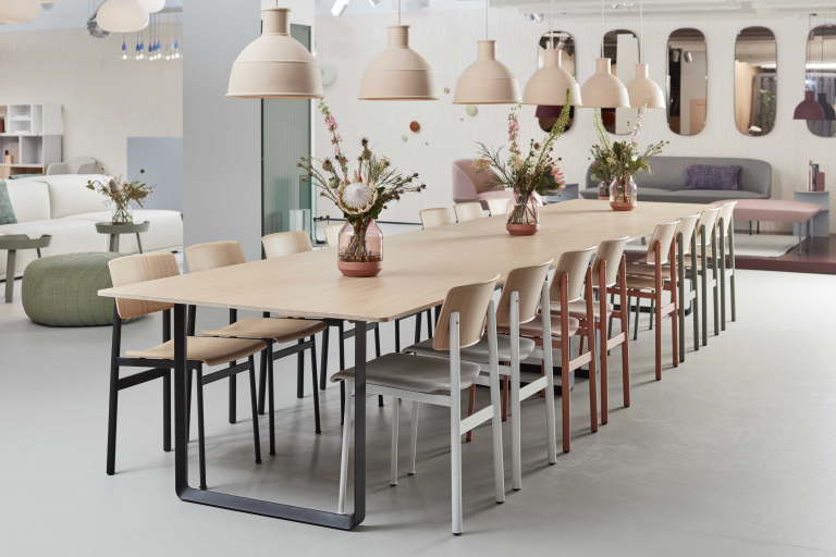 Muuto 70/70 Oak tafel 170x85 eiken/zwart