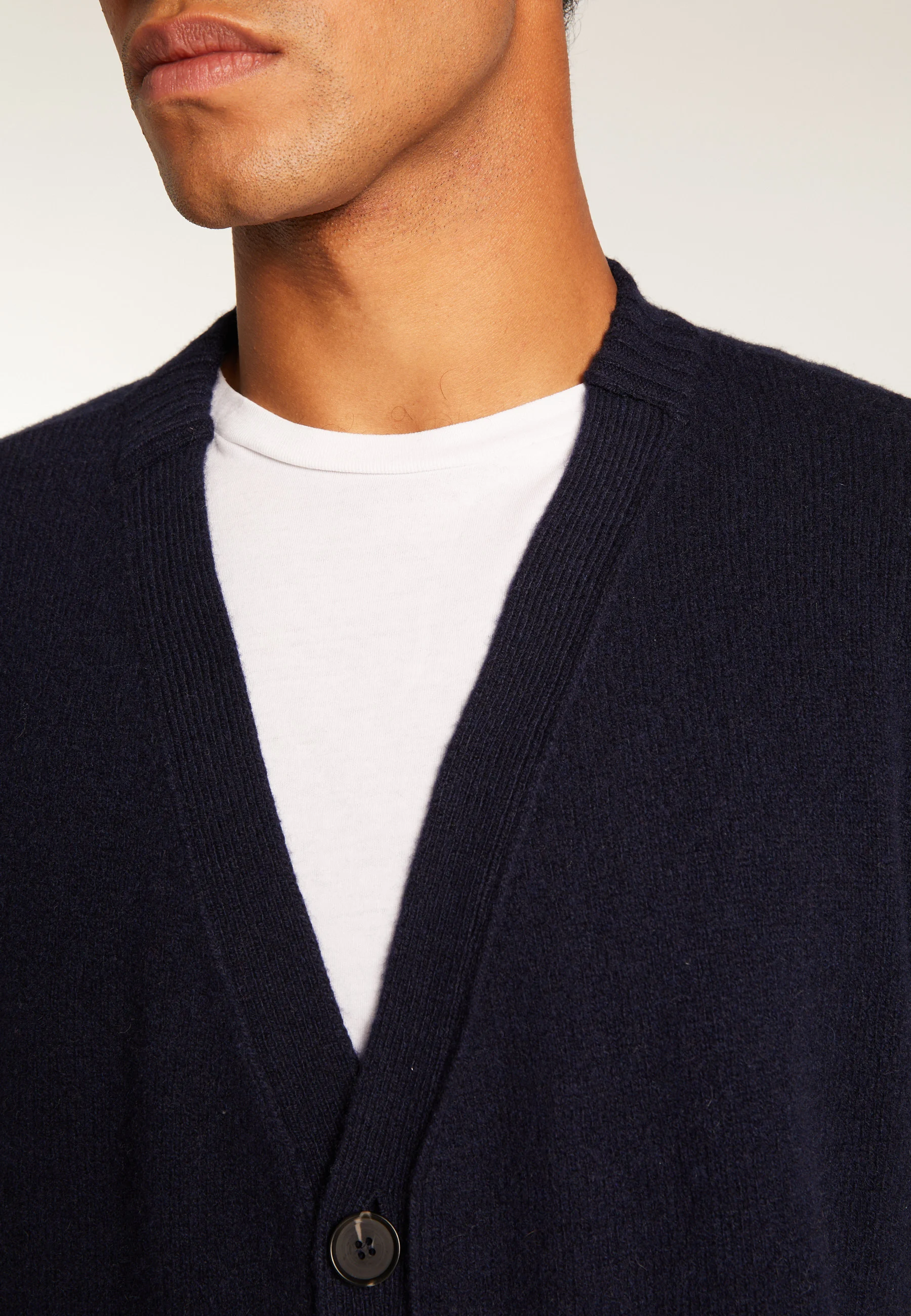 TITOUAN - Gilet boutonné en cachemire mélangé | Bleu