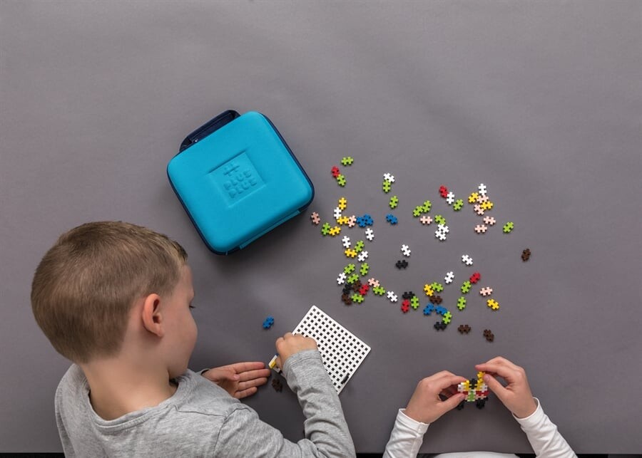 Plus Plus - Kuffert Med 100 Brikker Og 1 Plade