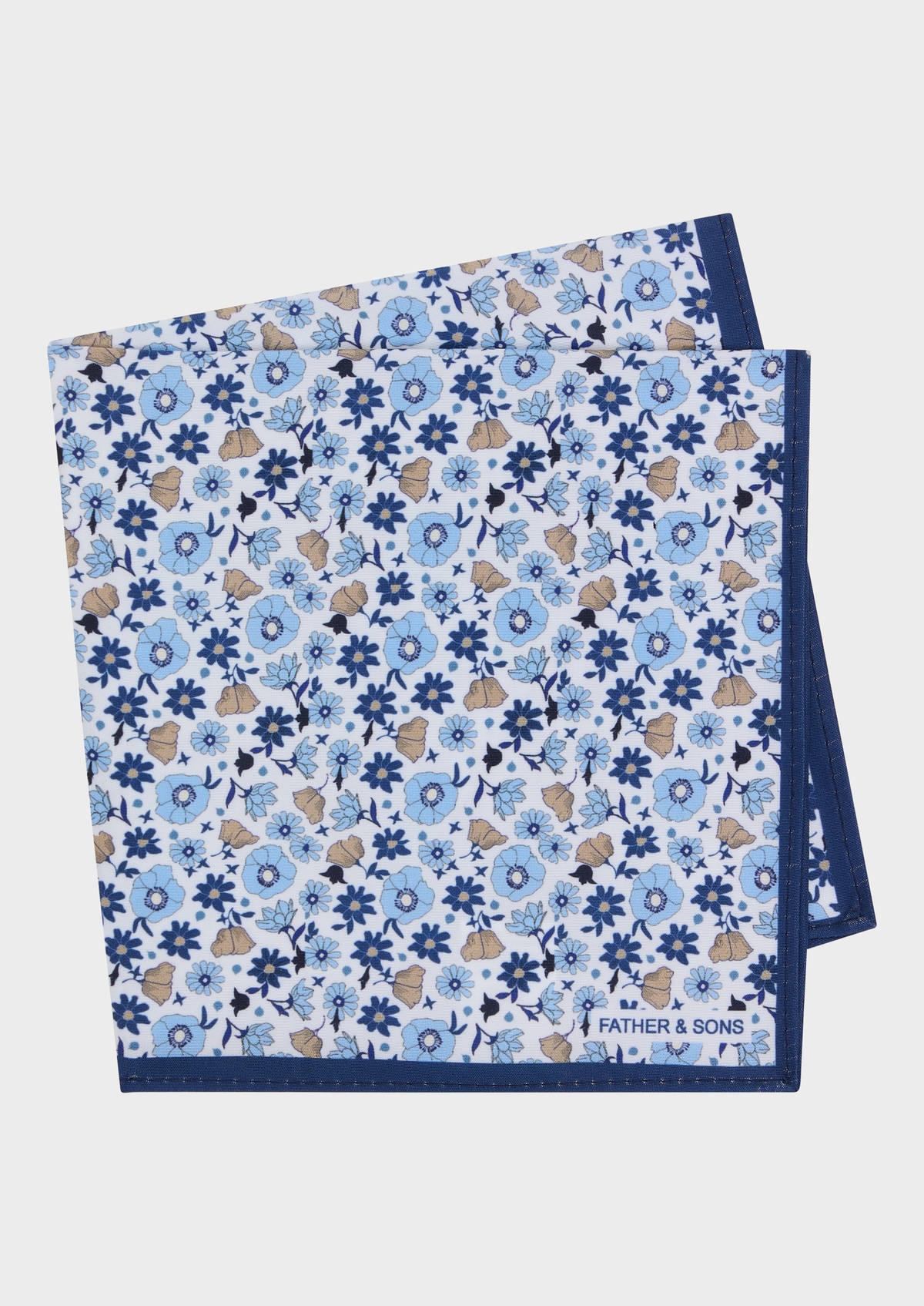 Pochette blanche à motif fleuri bleu azur, bleu ciel et beige