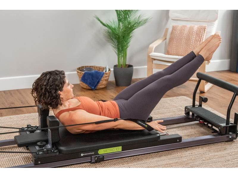 Pilates Reformer Metro IQ Wheelbarrow wheels Speziell für das Heimtraining entwickelt
