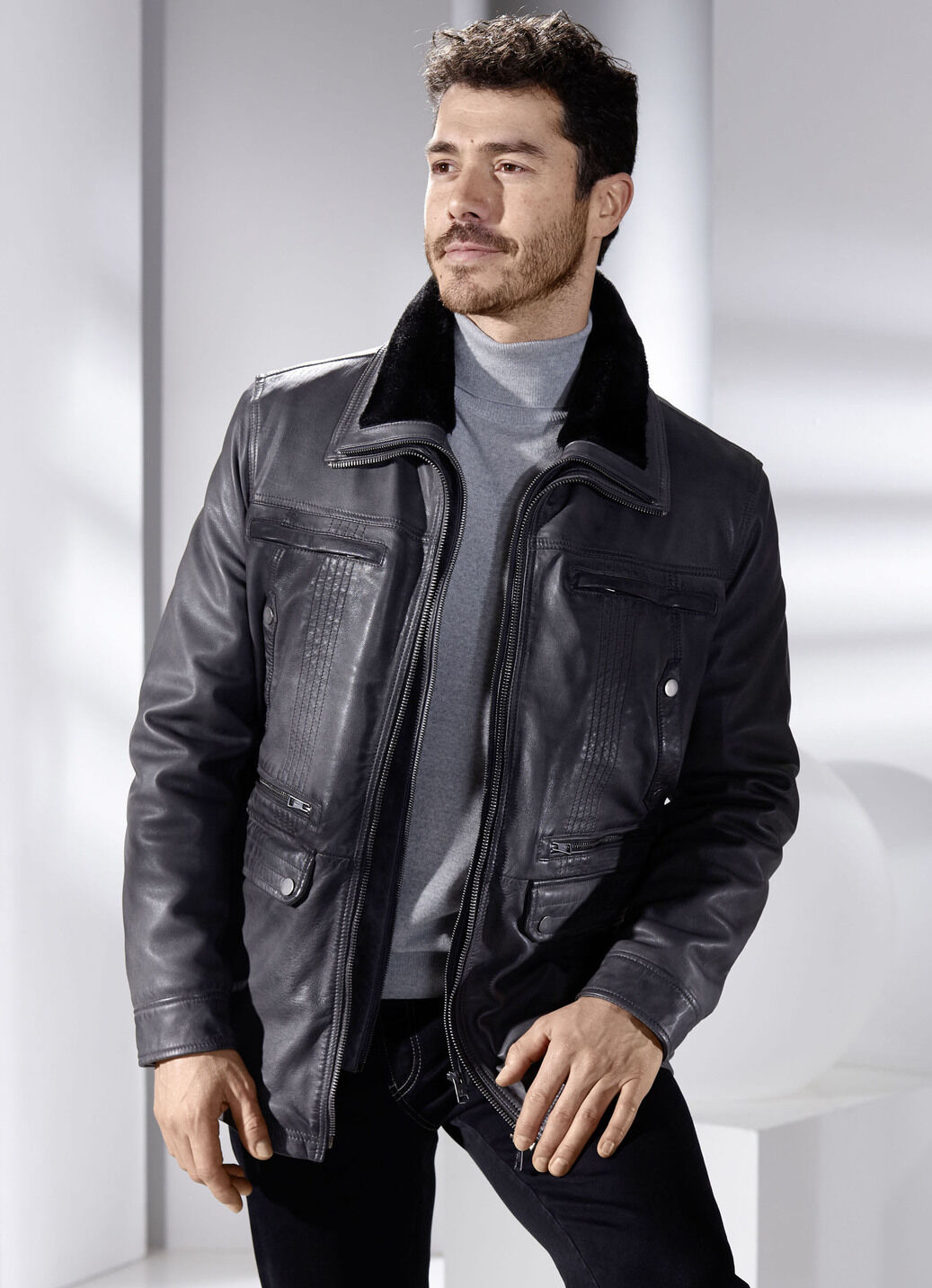 Lederjacke mit abtrennbarem Webpelzkragen