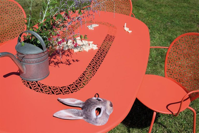 Fermob Lorette tuinstoel met armleuning Clay Grey