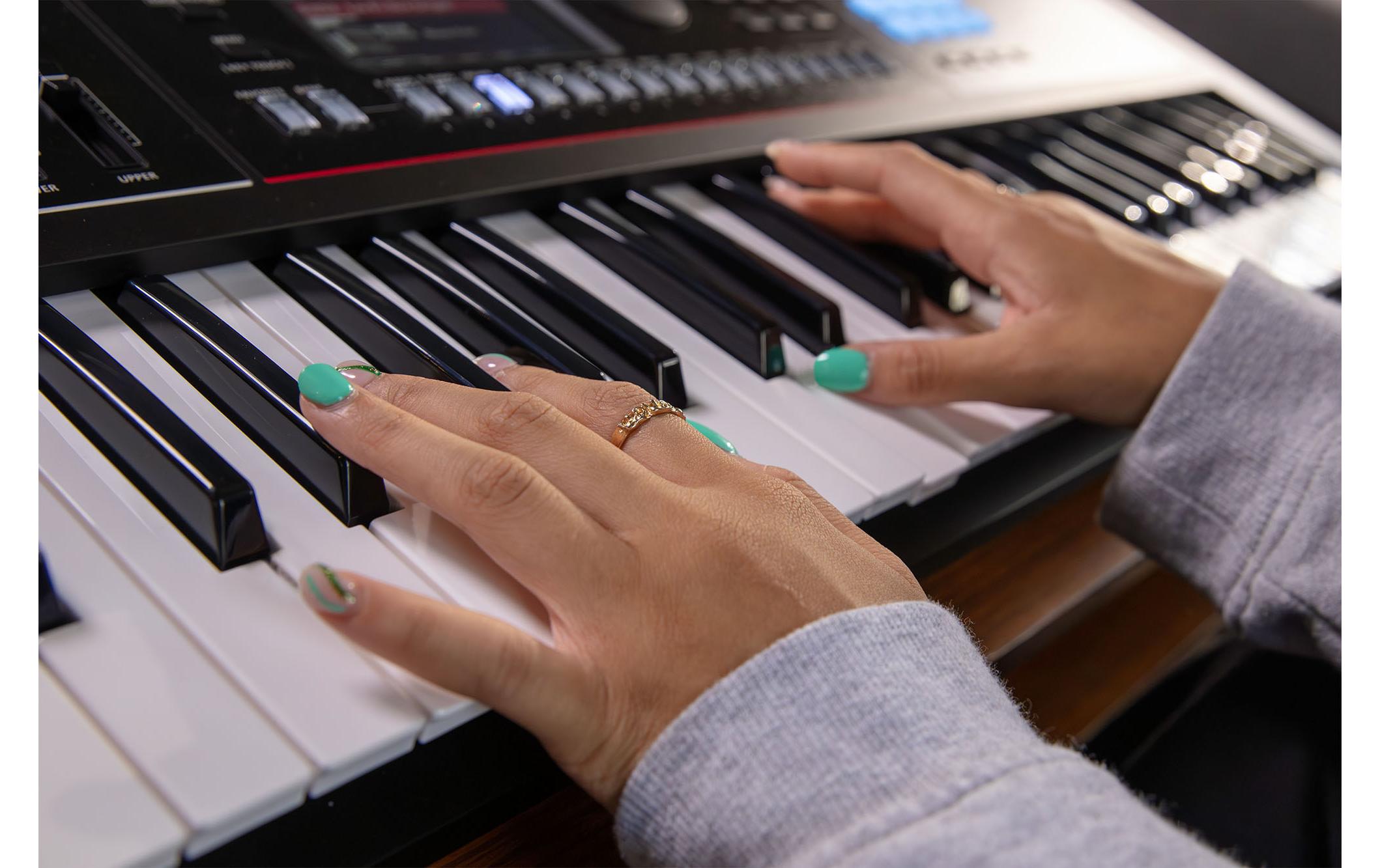 Synthesizer JUNO-D6<br>Kompakter 61-Tasten-Synthesizer