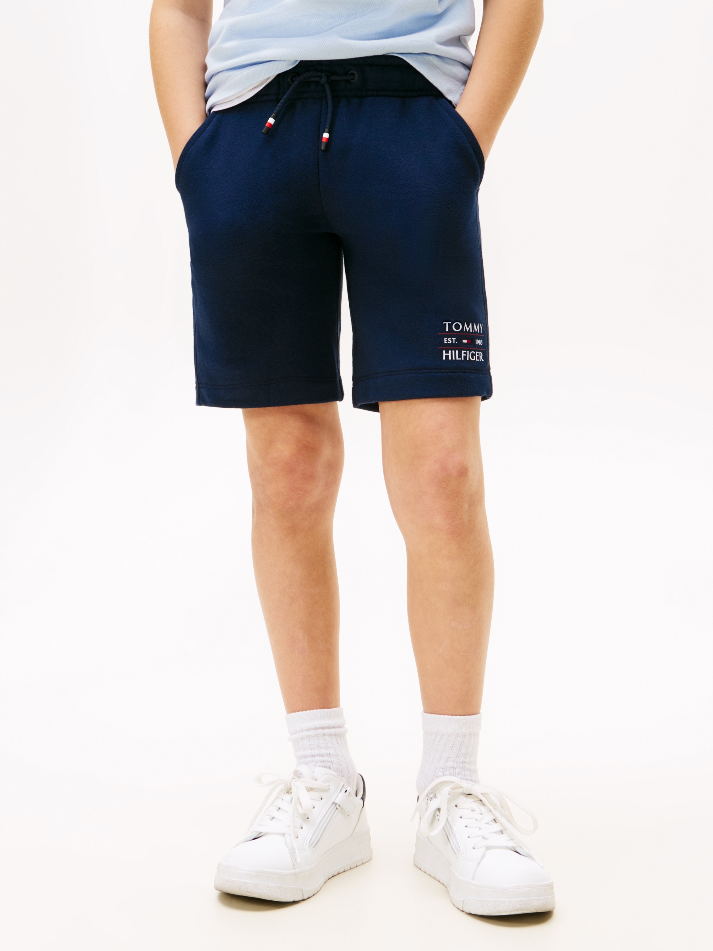 Tommy Hilfiger Sweatshorts »TOMMY FLAG HILFIGER SWEATSHORT«  mit Logo