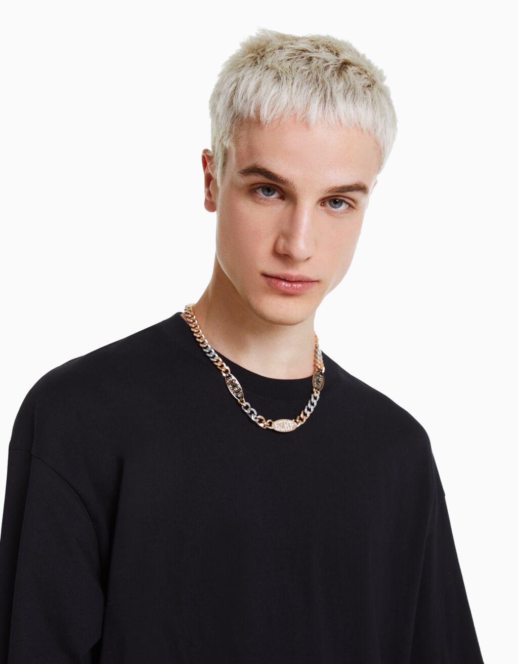 Colar e pulseira BERSHKA ft. BIZARRAP