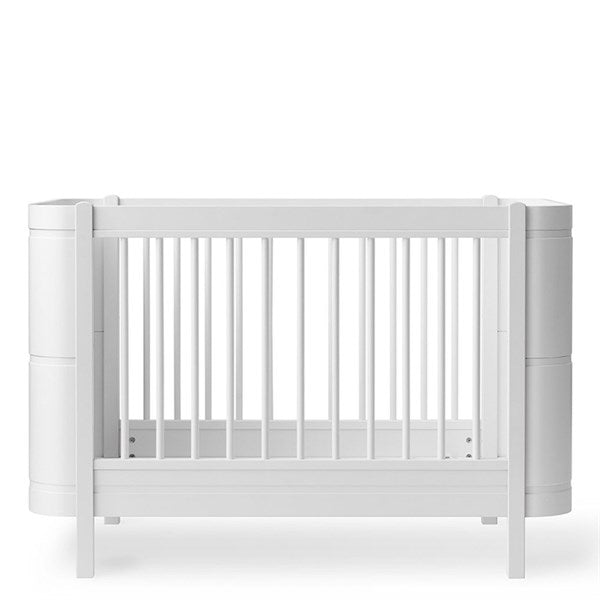 Køb Oliver Furniture Wood Mini+ Tremmeseng inkl. Junior Kit Hvid