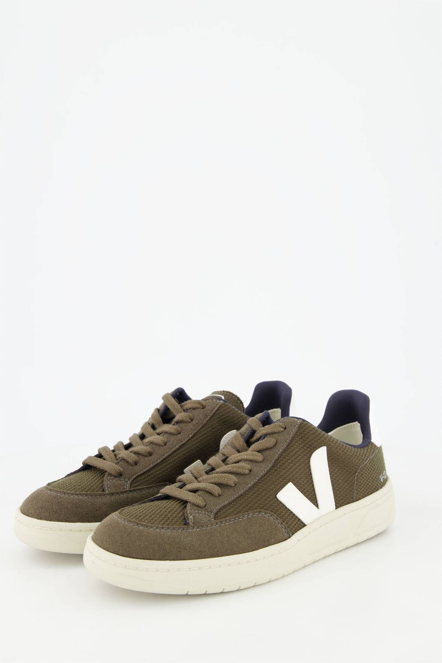 Veja| Herren Sneaker V-12 B-MESH