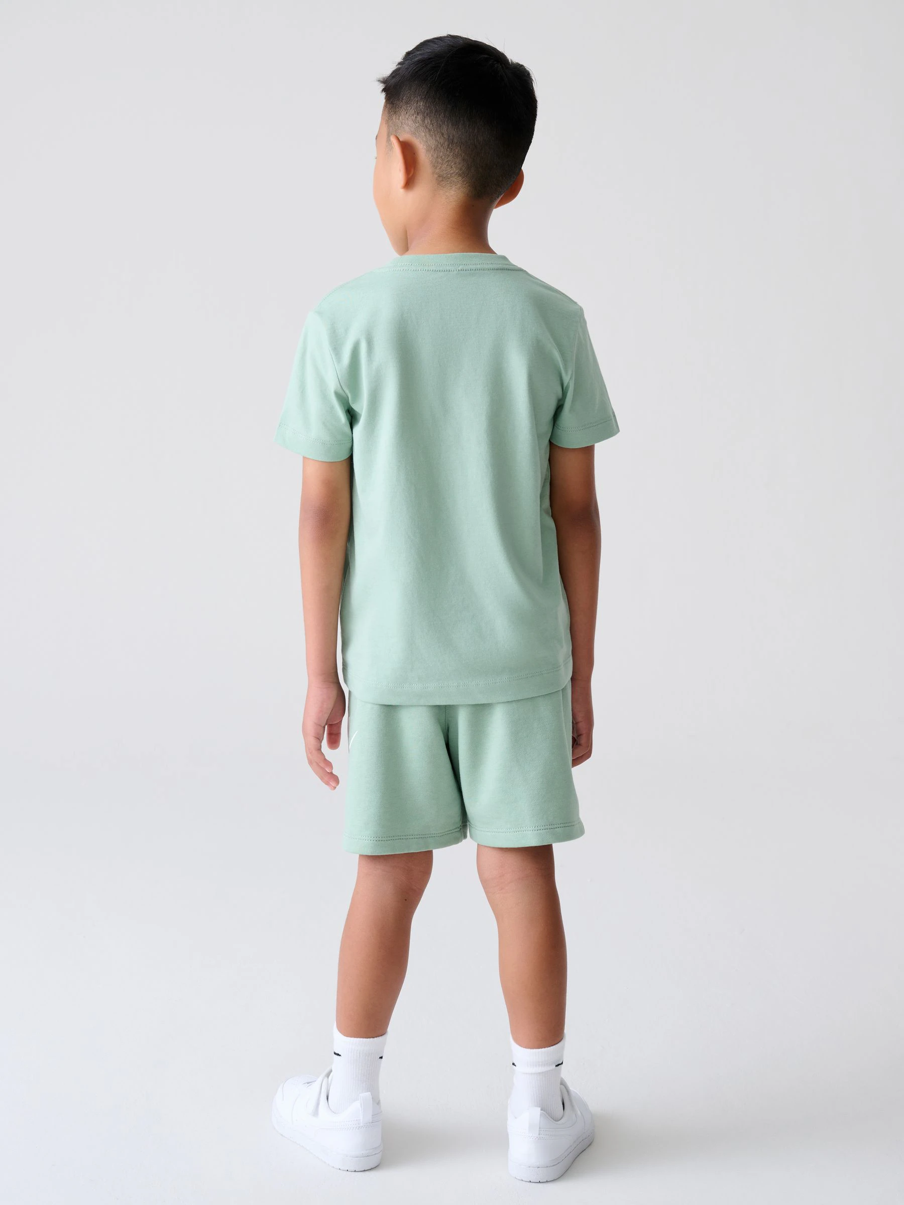 Groen - Nike Little Kids Club set van T-shirt en short