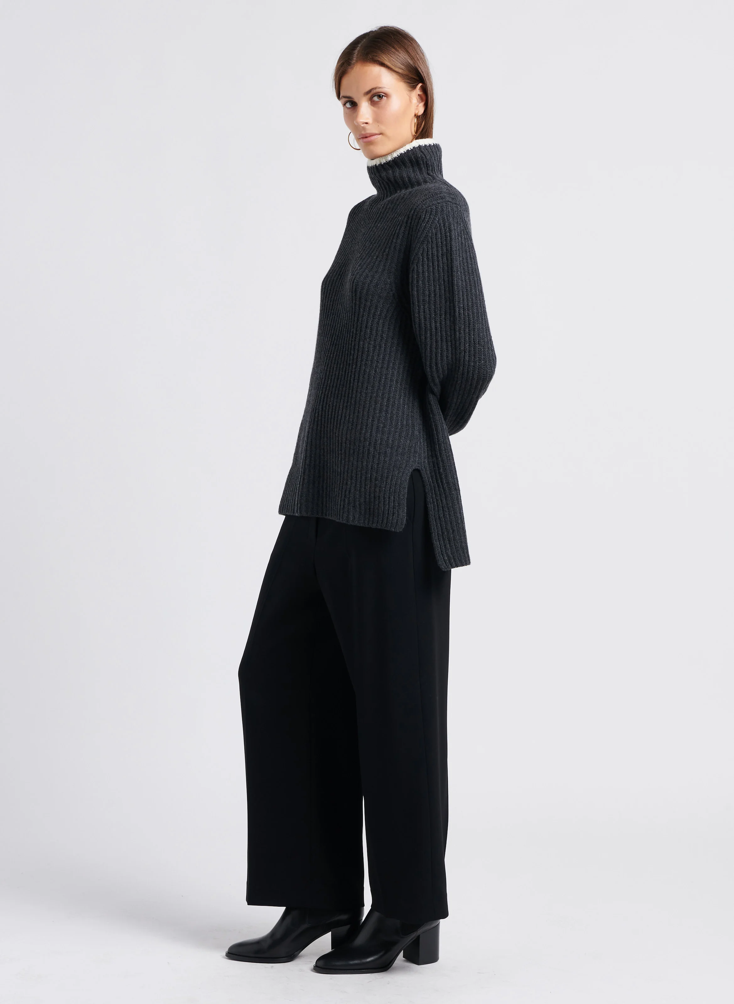 N°663 - Bottines en cuir | Noir