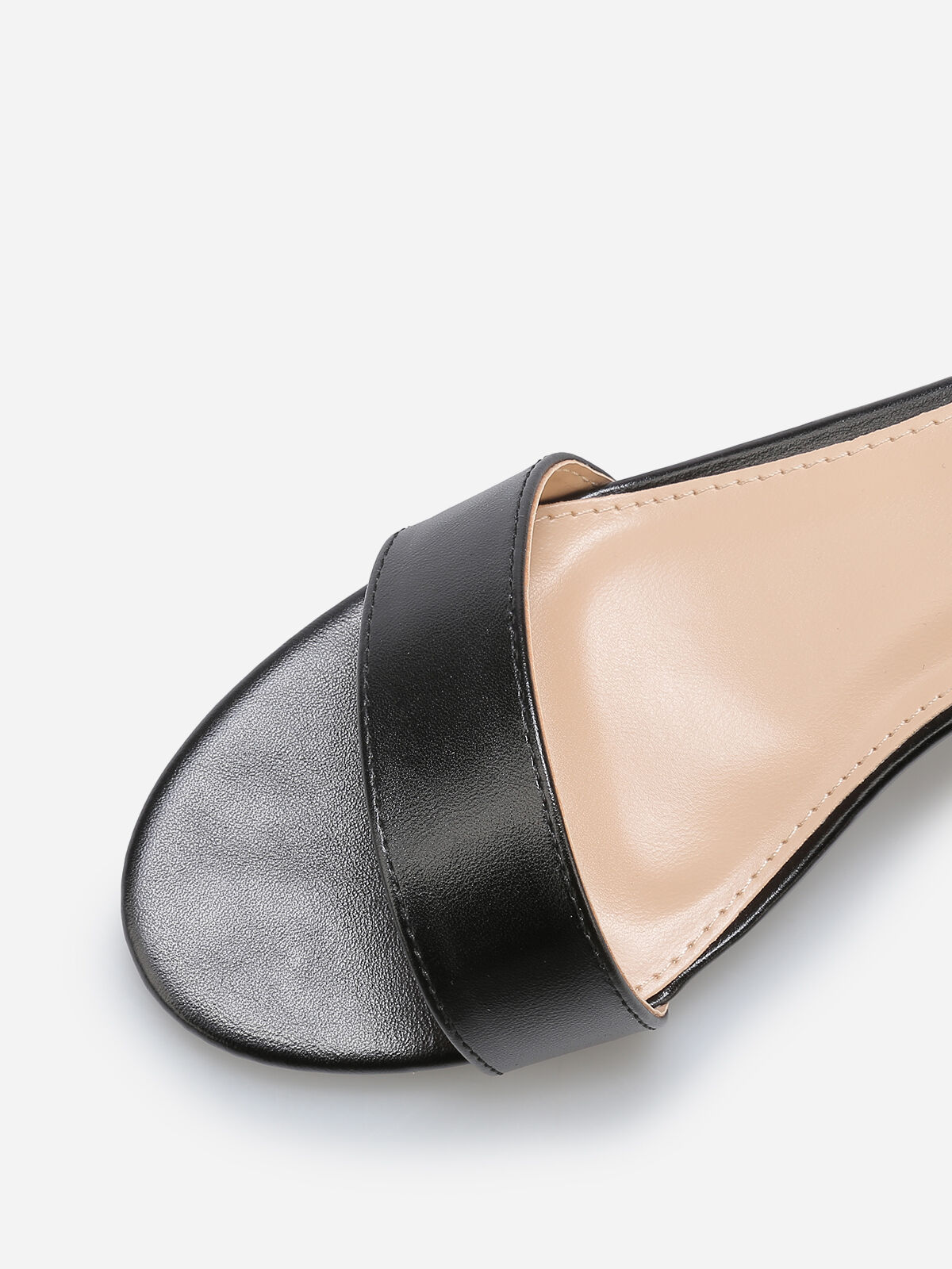 Sandales en simili à petit talon carré- Noir