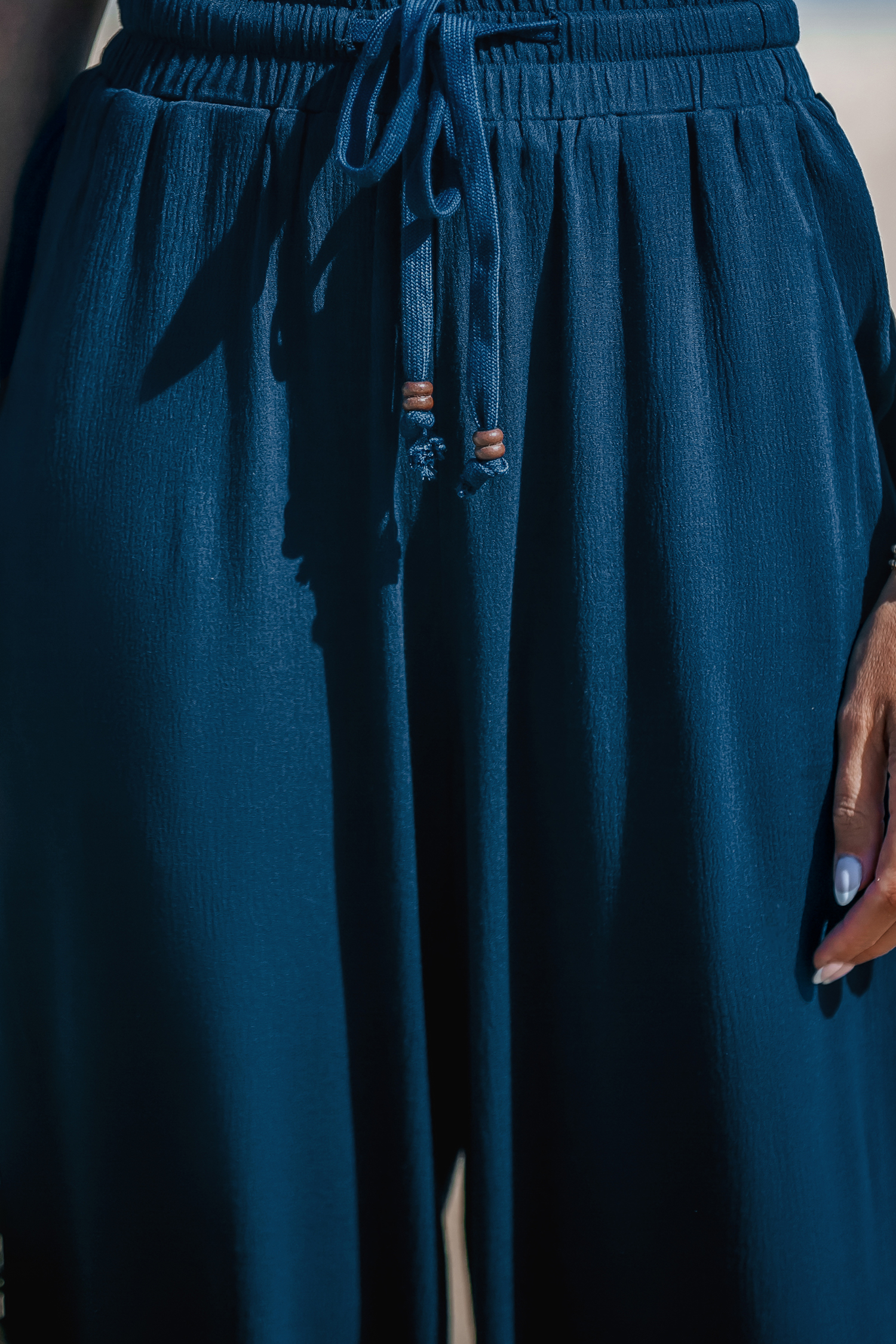 Pantalon avec taille à cordon et jambe trapèze bleu marine