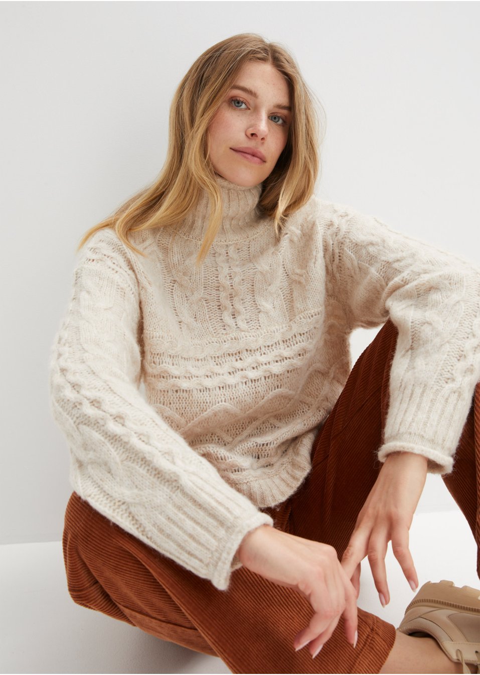 Pull en maille à torsades