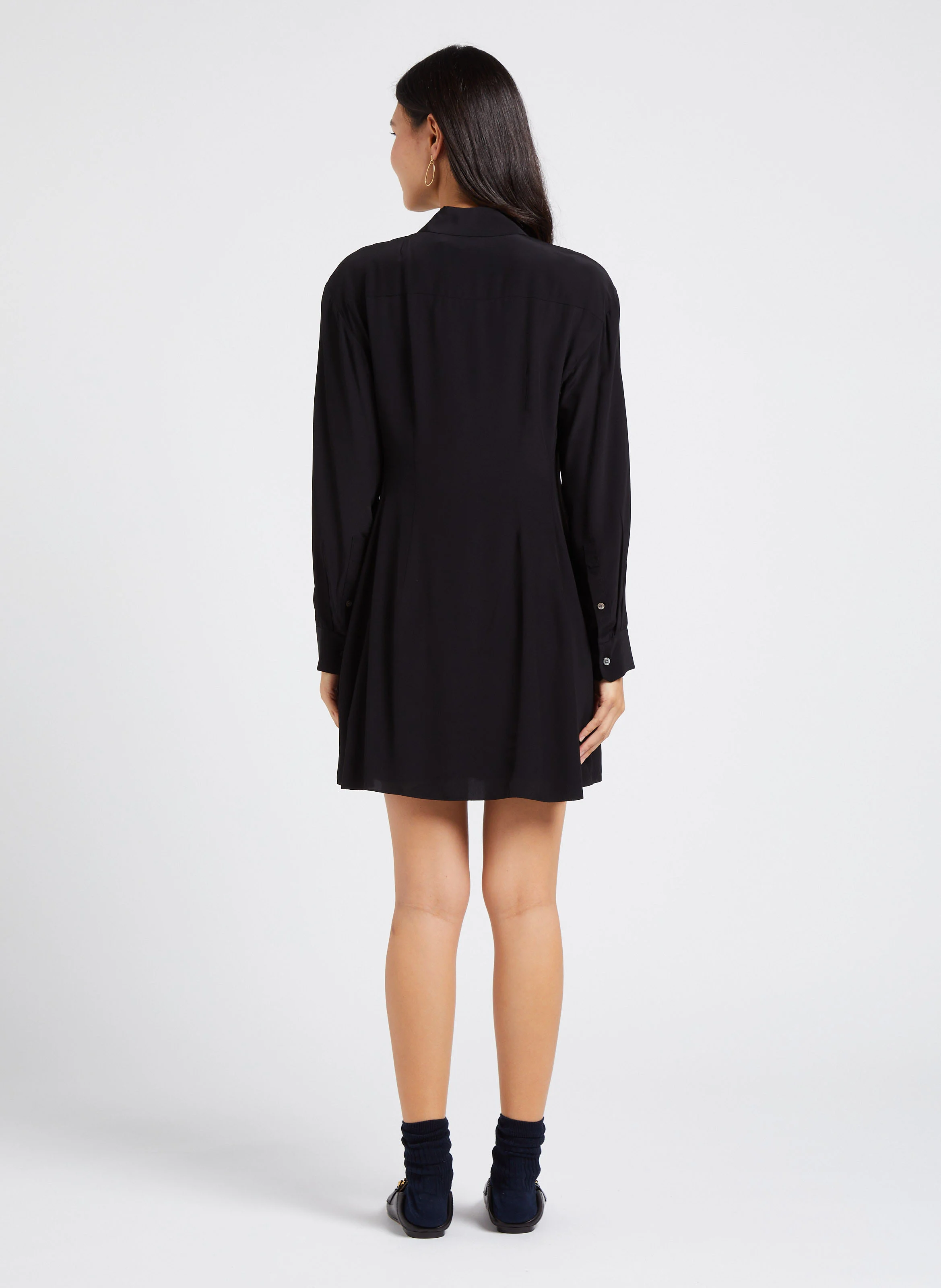 Robe col classique cintrée | Noir