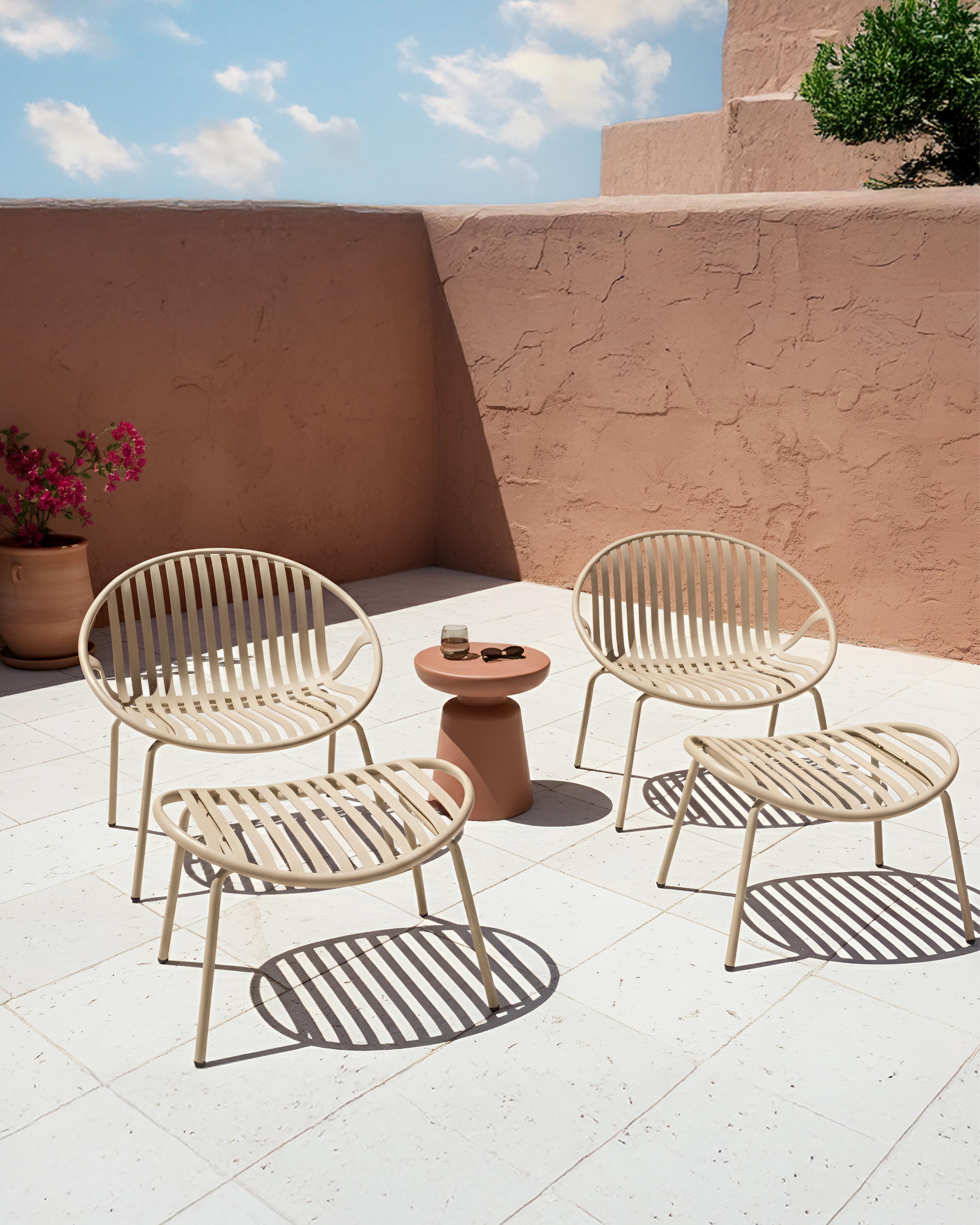 Set van 2 tuinstoelen CASPERIA met voetenbank Zandbeige