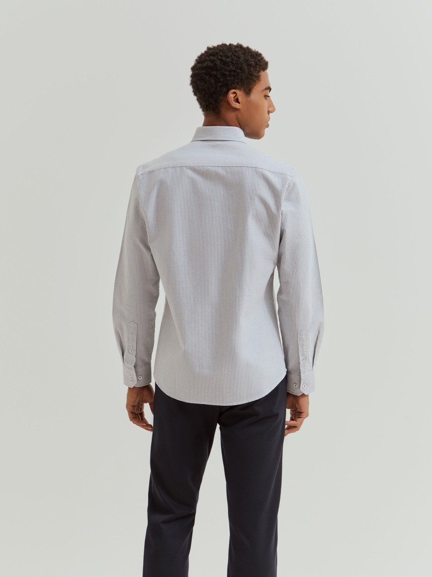 Camisa slim fit de algodão às riscas