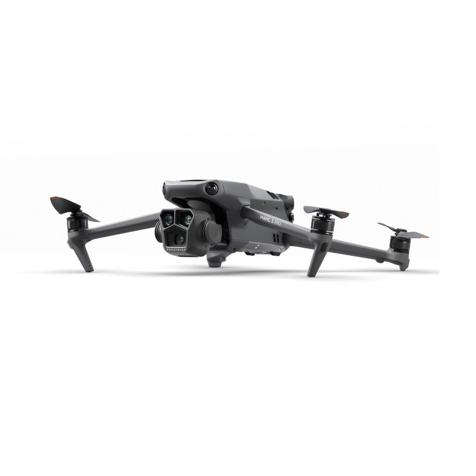 DJI - Mavic 3 Pro Fly More Combo (DJI RC)