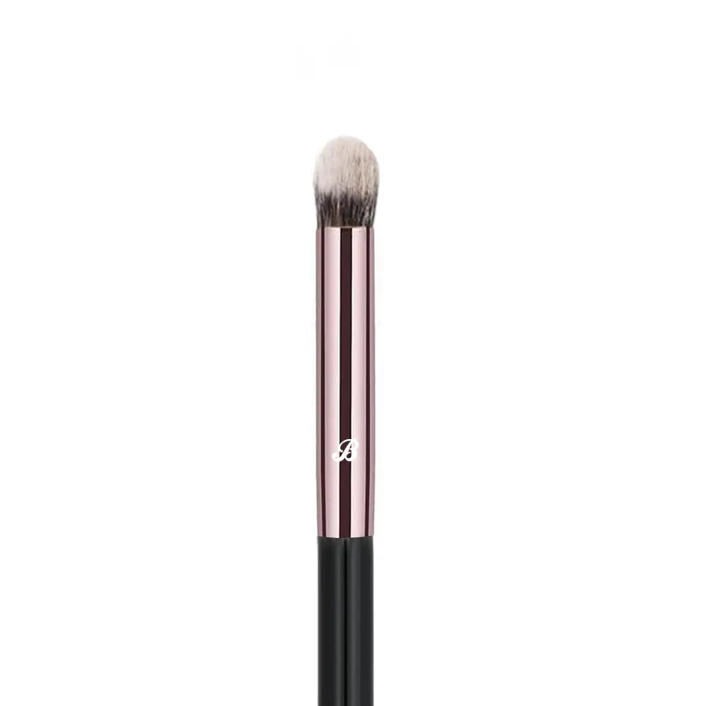 UP40 Cut Crease Brush