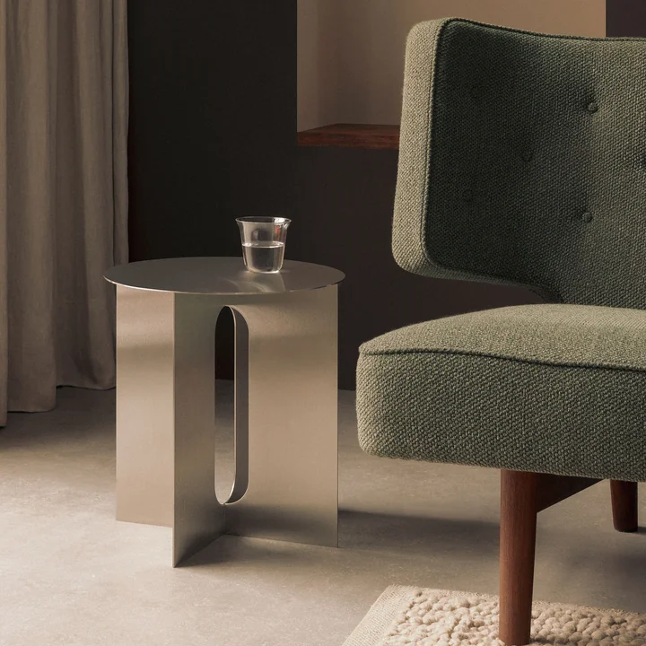 Audo - Androgyne Beistelltisch Base, Ø 40 cm, Stahl gebürstet