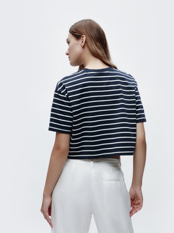 Camiseta cropped de manga curta - Branca/Azul Marinho